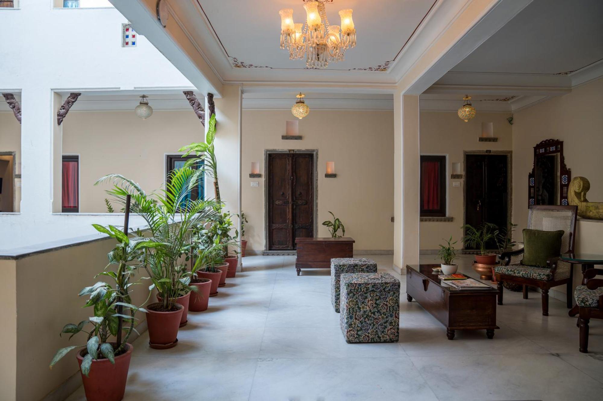 Hotel Udaigarh - Udajpur Zewnętrze zdjęcie
